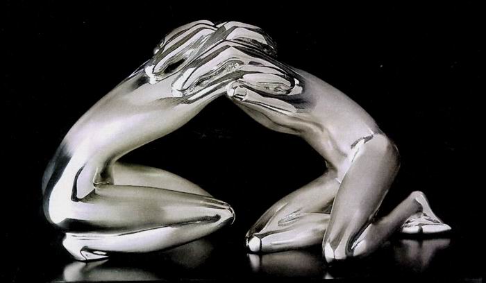 http://www.sprawl.it/blog/wp/wp-content/uploads/random/mani-corpi.jpg